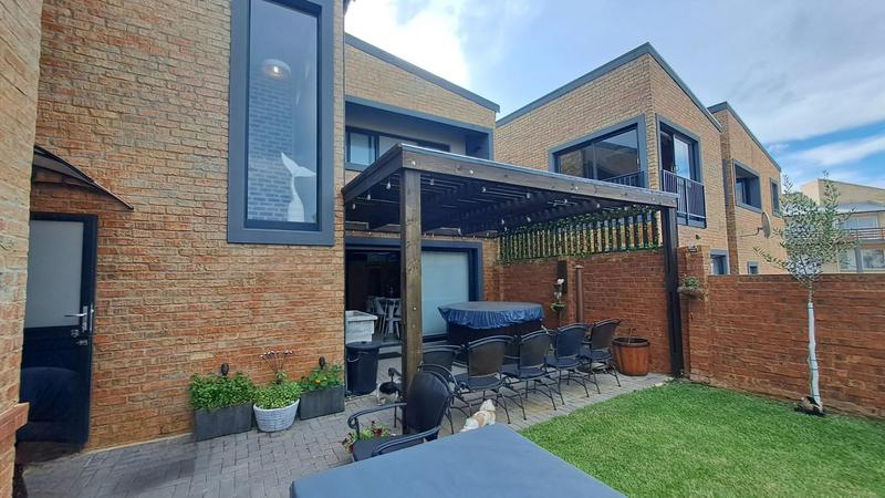 4 Bedroom Property for Sale in Jongensfontein Western Cape